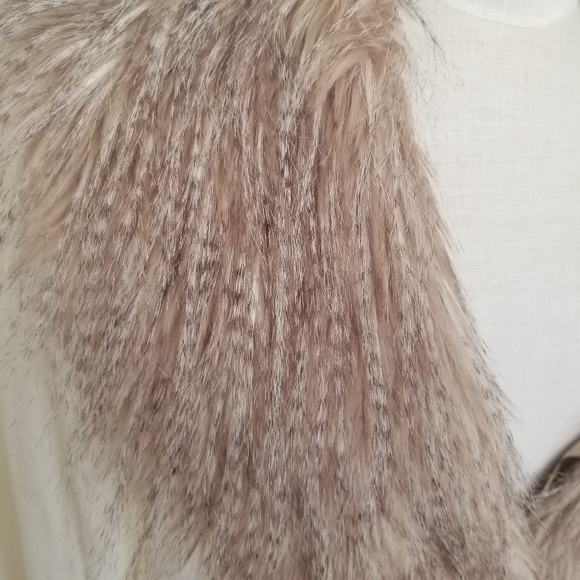WHBM Faux Fur Collar Drape Cardigan - Picture 5 of 16